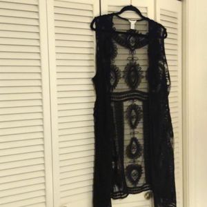 22/24 plus Cato black lace detailed sleeveless long vest